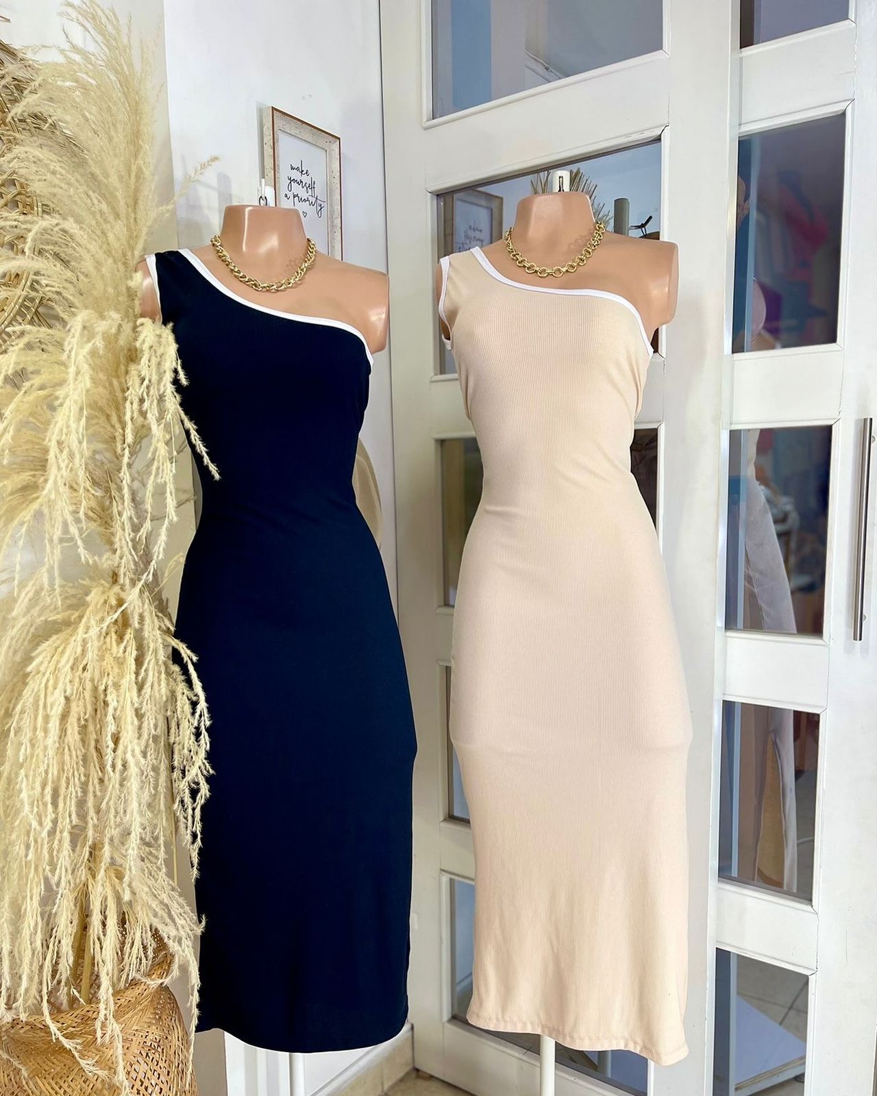 CONJUNTOS Y VESTIDOS