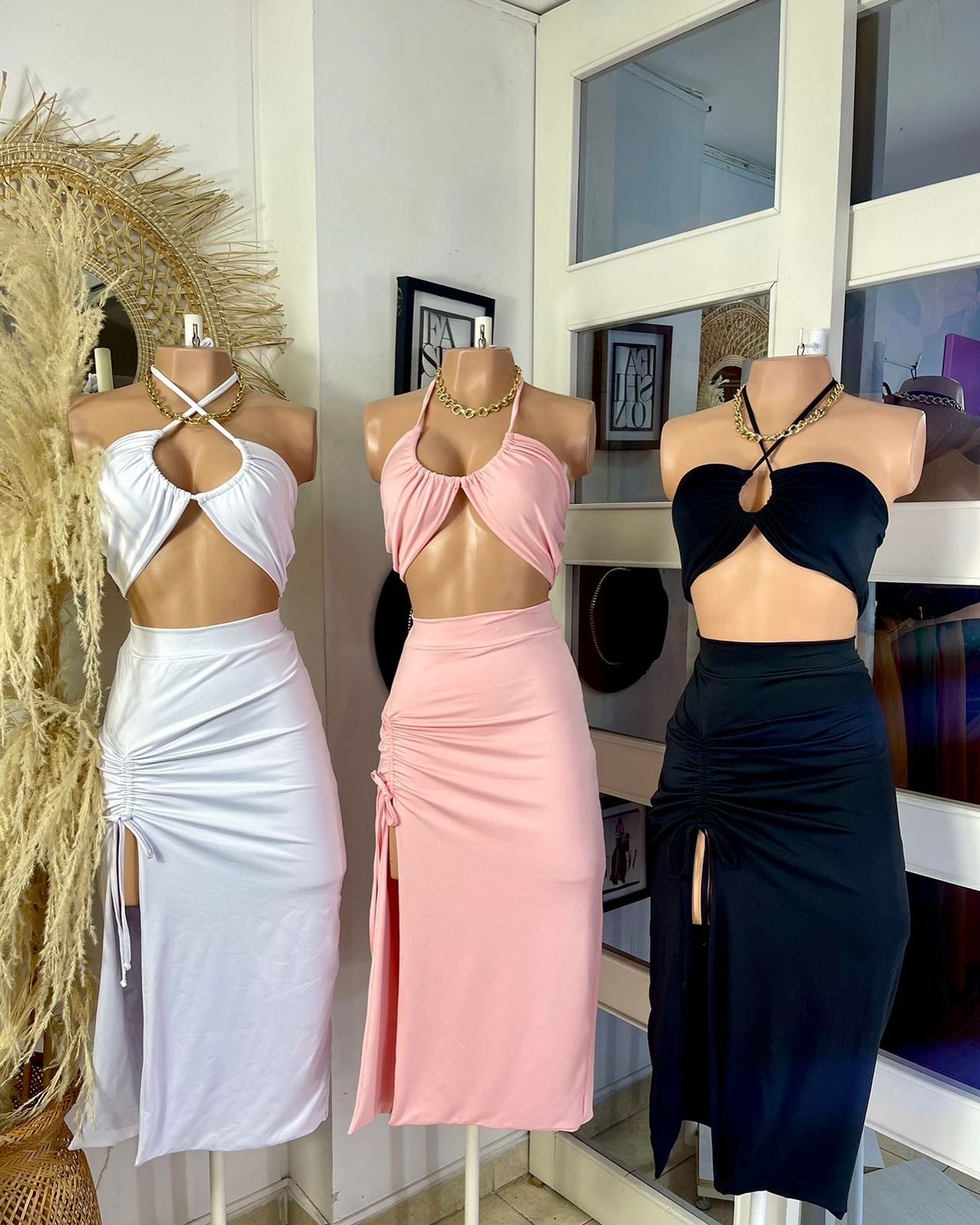 CONJUNTOS Y VESTIDOS